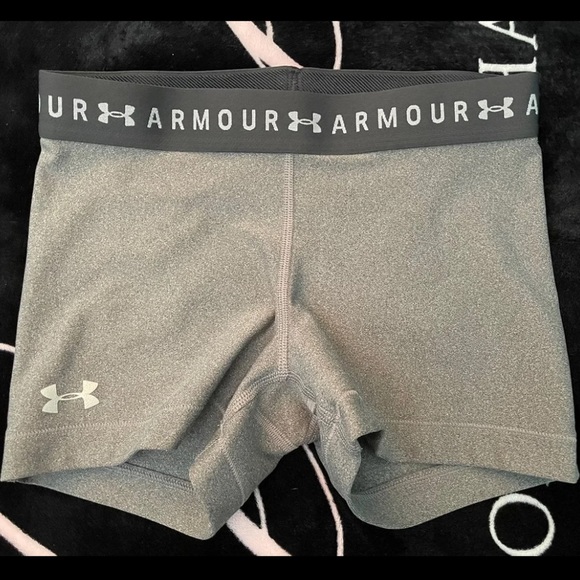 Under Armour HeatGear Shorts - Picture 1 of 2